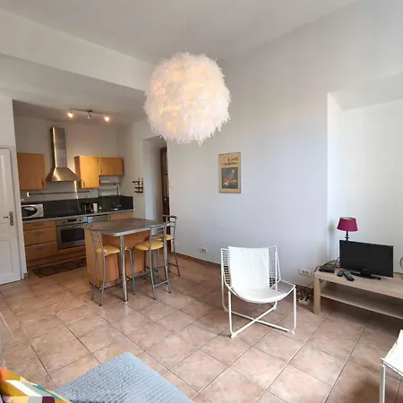 Apartment Bright T3 In The Heart Of With Port View
