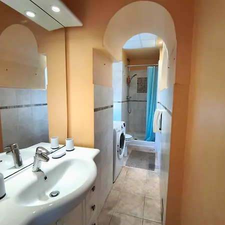 Bright T3 In The Heart Of With Port View *