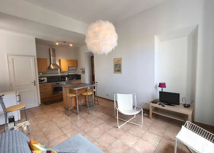 Appartement Bright T3 In The Heart Of With Port View