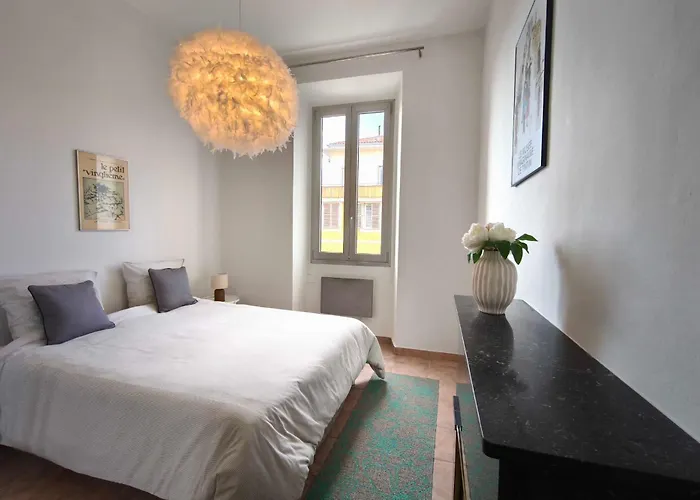 Bright T3 In The Heart Of With Port View * Ajaccio (Corsica)