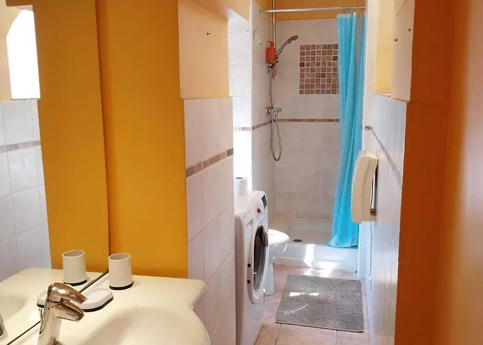 Appartement Bright T3 In The Heart Of With Port View *