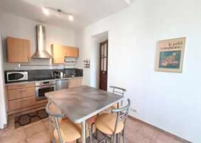 Bright T3 In The Heart Of With Port View * Ajaccio (Corsica)